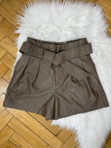 Spodenki r. S (Zara)